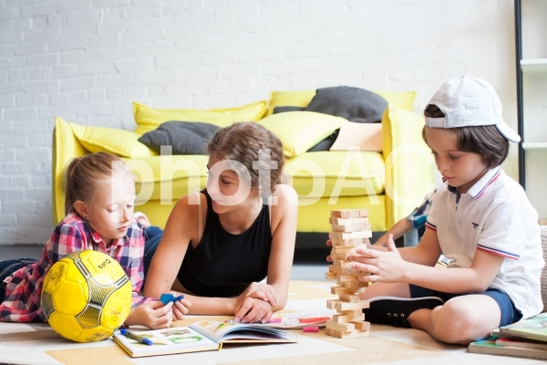 子どもと遊ぶベビーシッター31 子どもと遊ぶベビーシッター31の写真