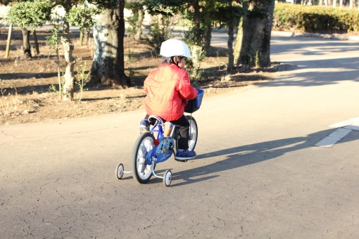 子供自転車の写真素材 写真素材なら 写真ac 無料 フリー ダウンロードok
