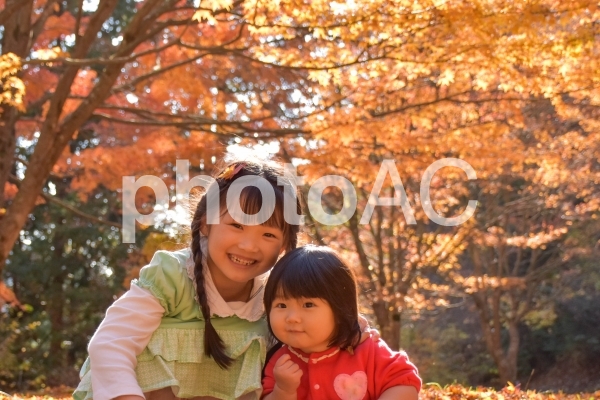 もみじと子供たち もみじと子供たちの写真