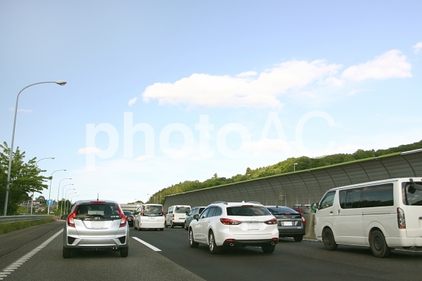 渋滞の高速道路 渋滞の高速道路の写真