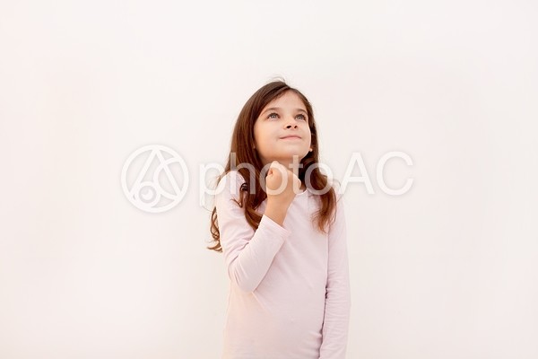 ガッツポーズの外国人少女2 ガッツポーズの外国人少女2の写真
