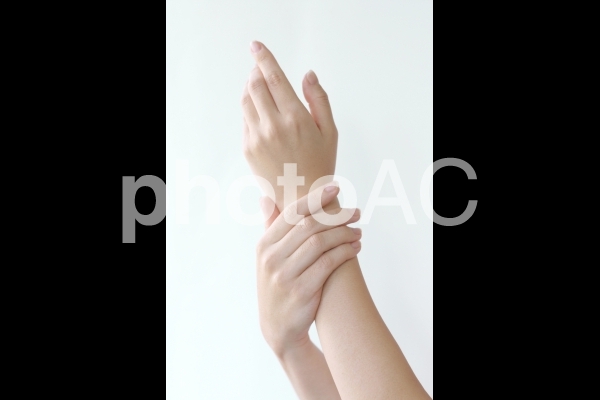 女性の手 女性の手の写真