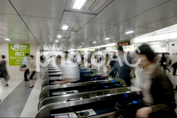 新宿駅西口 改札口 新宿駅西口 改札口の写真