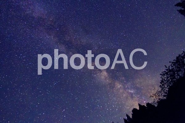流れ星と天の川 流れ星と天の川の写真