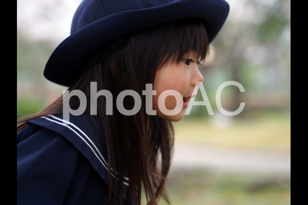 女の子の横顔 女の子の横顔の写真