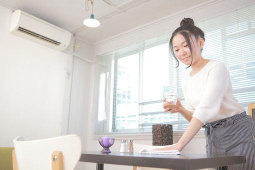 店員の写真素材 写真素材なら 写真ac 無料 フリー ダウンロードok