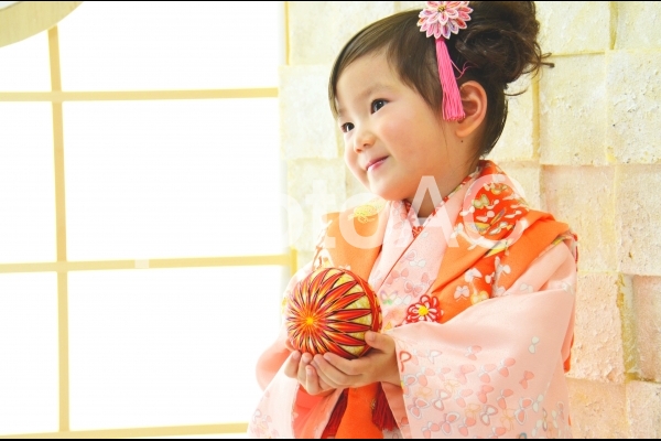 七五三の女の子(三歳) 七五三の女の子(三歳)の写真