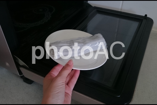 レンジで簡単にできるあつあつ蒸しタオル レンジで簡単にできるあつあつ蒸しタオルの写真