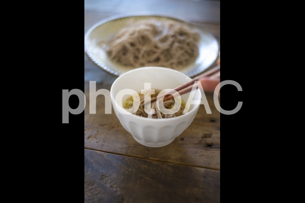 ザル蕎麦を食べる ザル蕎麦を食べるの写真