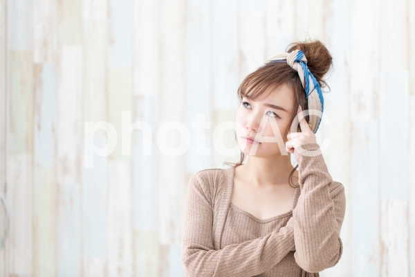 ルームウェアの女性 ルームウェアの女性の写真