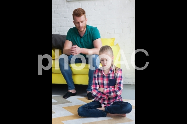 怒る娘とお父さん3 怒る娘とお父さん3の写真