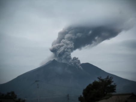火山灰の写真素材 写真素材なら 写真ac 無料 フリー ダウンロードok