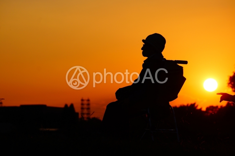黄昏れる老人 No 写真素材なら 写真ac 無料 フリー ダウンロードok