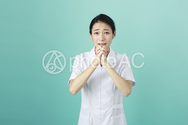 白衣の女性92 白衣の女性92の写真