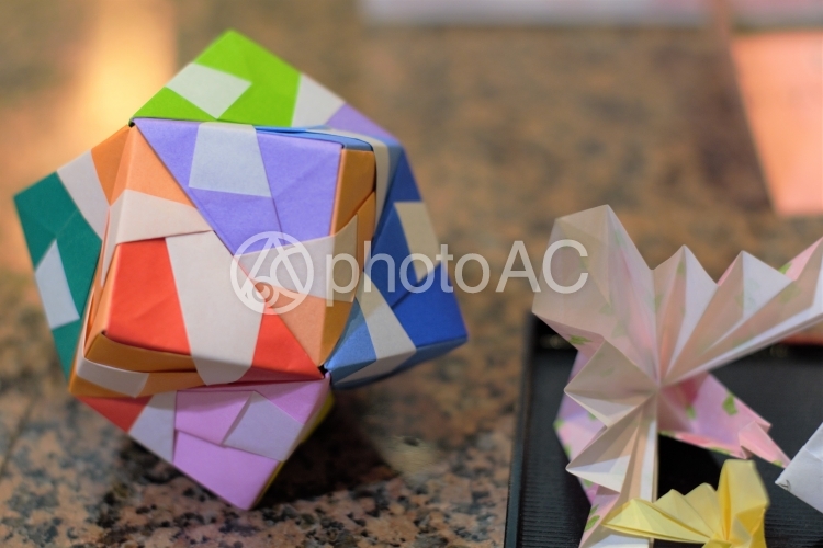 折り紙くす玉 No 写真素材なら 写真ac 無料 フリー ダウンロードok