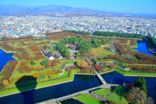 五稜郭 五稜郭タワー 市街地 歴史的建造物 青空 旅行 観光 函館 北海道 道南 五稜郭 城 西洋式 幕末 史跡 公園 戦争 箱館戦争 歴史 土方歳三 榎本武揚 観光地 街並み