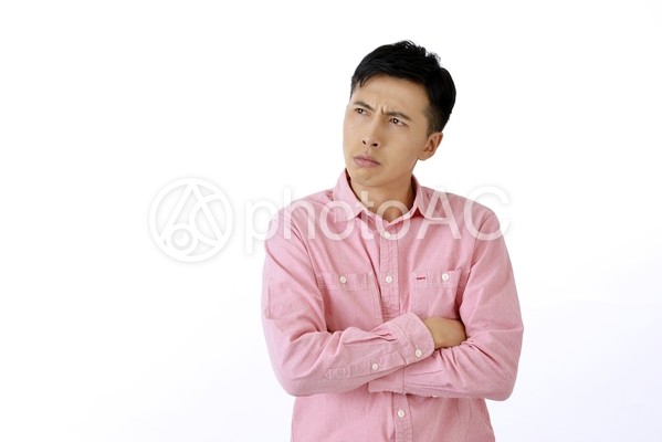 腕組みする男性1 腕組みする男性1の写真