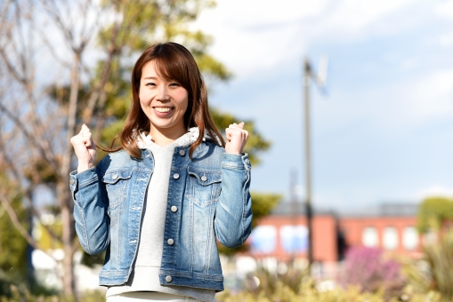 元気な女性の写真