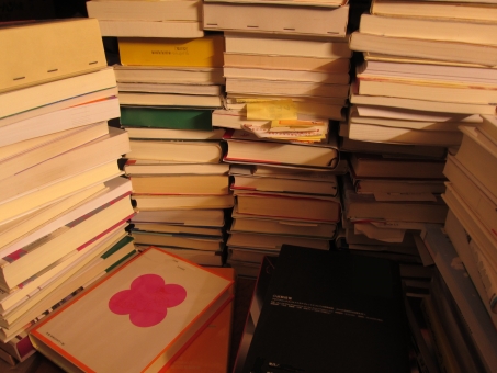 ビジネス 仕事 資料 部屋 屋内 趣味 断捨離 掃除 棚 情報 本 読む 積む 調べる 勉強 学習 チェック 学校 たくさん いっぱい 素材 背景 買う 学ぶ 沢山 データ 無人 束 一杯 箱 積み上げる 新品 研究 余白 調査 灯り 背景素材 山積み リサイクル 環境問題 資源 暗い 積み重ねる 重ねる 図書館 大量 本棚 アンティーク 倉庫 テクスチャー 引越し テクスチャ 冊子 エコロジー 収集 古書 ブック 古本 読書 書物 知識 書籍 ハードカバー 辞書 BOOK 屋根裏 暗がり 図書 辞典 本を読む 平積み 数冊 縦位置 中古 商売 しまう マンガ 漫画 アニメ 売る 売買 積み重ね 保管 まんが コミック ほん 本屋 処分 リサイクルショップ ページ 勉学 図書室 在庫 不用品 単行本 RECYCLE 教科書 参考 受験 高額 吟味 買取 書店 製本 読み物 著者 出版社 積み 参考書 調べ物 読書の秋 司書 中古本 reading 薄明り オタク 箱詰め 専門 ビジネス書 積読 高価買取 新書 新刊 学術 不要 つんどく 不用 リーディング 専門書 再循環 保有 古本屋 otaku だんしゃり 初版 再使用 返却使用 manga 事典 学術書 趣向 冊数 お奨め 技術書 中古屋 ブックオフ 駿河屋 貸倉庫 閉架 開架