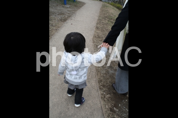 子供と散歩 子供と散歩の写真