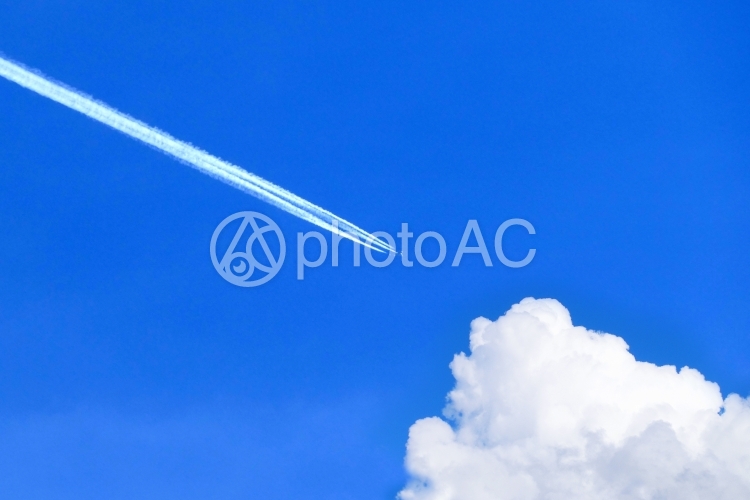 飛行機雲と入道雲 No 写真素材なら 写真ac 無料 フリー ダウンロードok