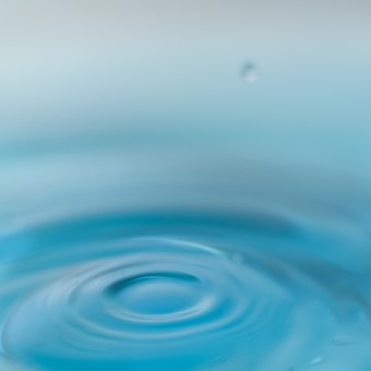 水滴の写真素材 写真素材なら 写真ac 無料 フリー ダウンロードok