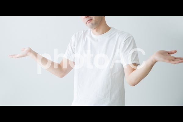 呆れる男性 呆れる男性の写真