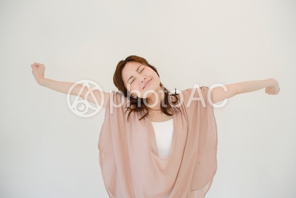 ポーズをとる女性11 ポーズをとる女性11の写真