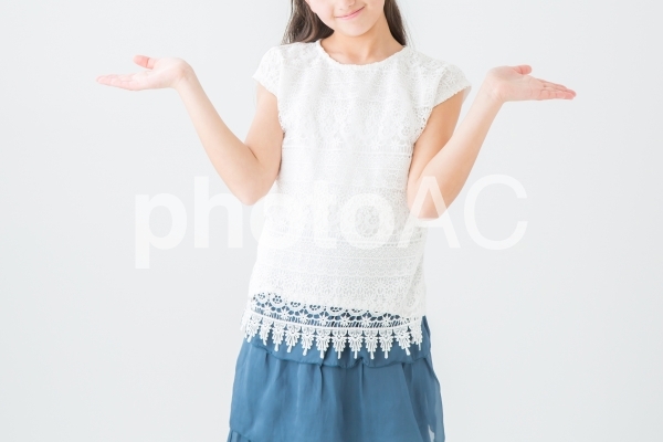 オーマイガットのジェスチャーをする女の子 オーマイガットのジェスチャーをする女の子の写真