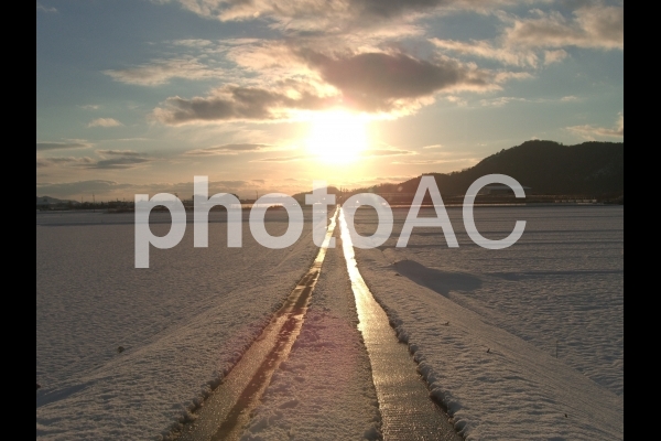 太陽への一本道001 太陽への一本道001の写真