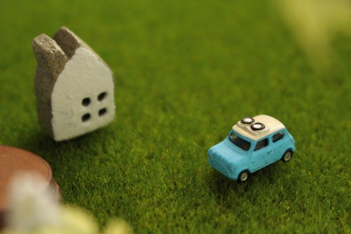 家と車の写真