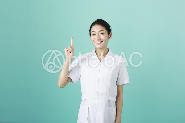 白衣の女性55 白衣の女性55の写真