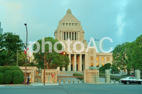 早朝の国会議事堂 早朝の国会議事堂の写真
