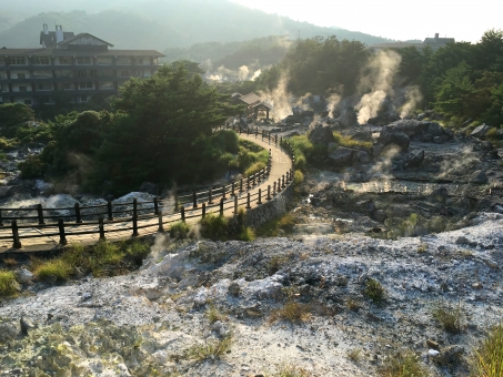 雲仙温泉の地獄 雲仙岳 長崎県 雲仙 山 温泉 噴気 湯けむり 岩 地獄 遊歩道 雲仙天草国立公園 国立公園 保養地 奇岩 島原半島 硫黄