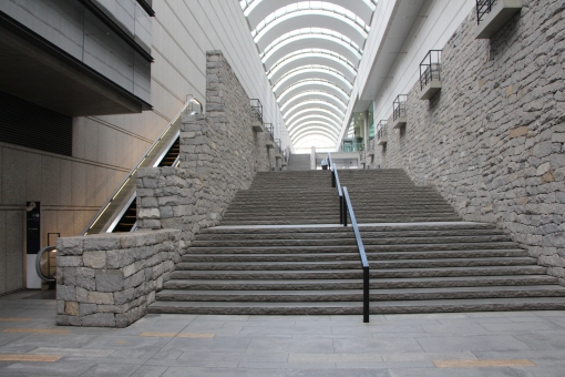 石畳と階段の写真