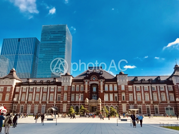東京駅と青空とビル群 No 写真素材なら 写真ac 無料 フリー ダウンロードok