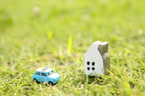 車と家の写真