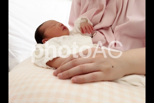 生後2日目の赤ちゃん 生後2日目の赤ちゃんの写真