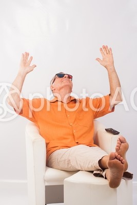 くつろぐ男性4 くつろぐ男性4の写真