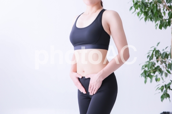 スポーツウェアの美しい女性 スポーツウェアの美しい女性の写真