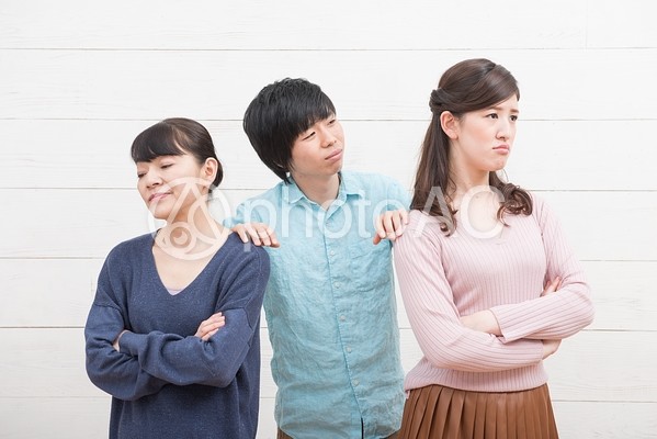 対立する嫁姑をなだめる旦那4 対立する嫁姑をなだめる旦那4の写真