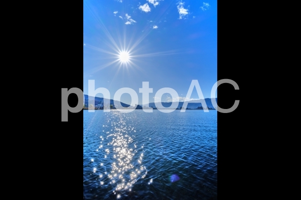 太陽の反射の美しい諏訪湖 太陽の反射の美しい諏訪湖の写真