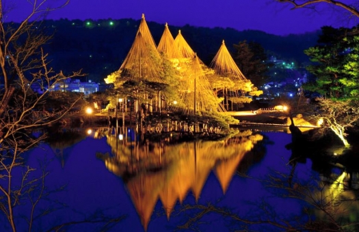 金沢 兼六園 夜景 金沢 石川 兼六園 夜景 ライトアップ