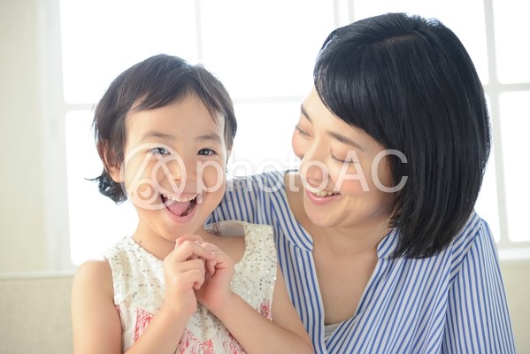 母と子 抱っこ15 母と子 抱っこ15の写真