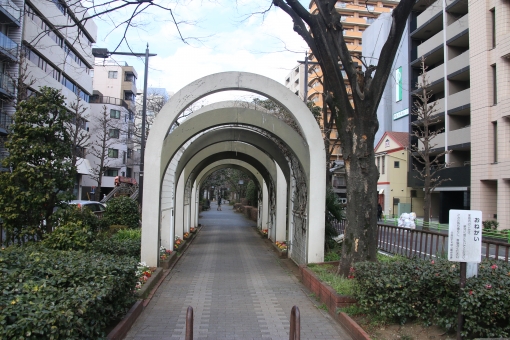 暗渠の写真素材｜写真素材なら「写真AC」無料（フリー）ダウンロードOK