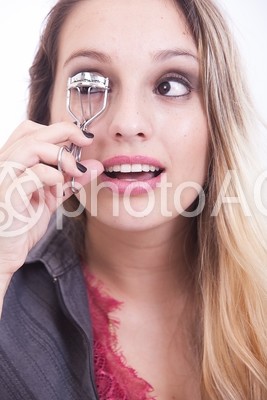 メイクする女性8 メイクする女性8の写真
