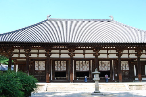 唐招提寺 金堂2 自然 風景 環境 建物 町並み 歴史 信仰 仏閣 寺社 古い 由緒 遺跡 観光 文化 仏教 先祖 ゆかり 伝統 祭礼 儀式 日本 古風 和風 建築 唐招提寺 金堂 国宝
