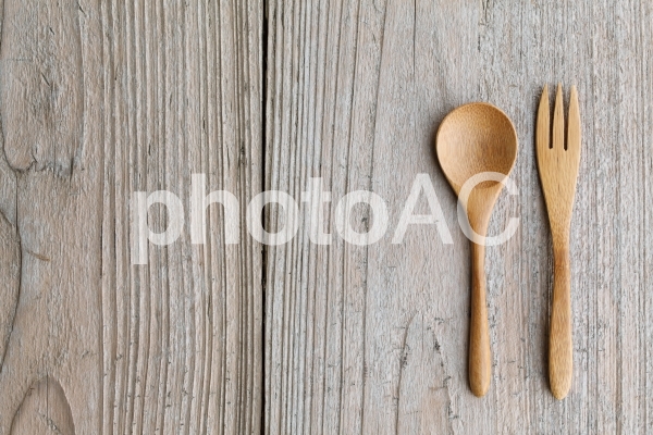 木製の食器 木製の食器の写真