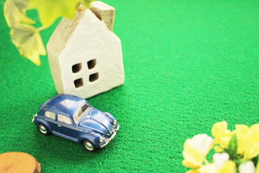 車と家の写真