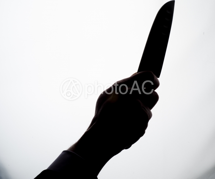 刃物を持つ男性のシルエット1 No 5631 写真素材なら 写真ac 無料 フリー ダウンロードok